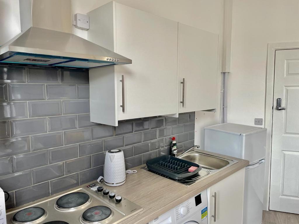 Cheerful 1 Bed Apartment Cardiff City Centre - Penarth Rd Eksteriør bilde