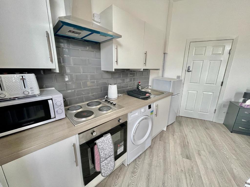 Cheerful 1 Bed Apartment Cardiff City Centre - Penarth Rd Eksteriør bilde